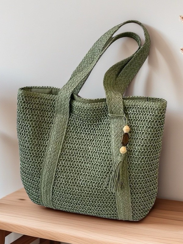 Stylish single-shoulder straw beach bag, paper machine woven straw bag, peach wood pendant, large capacity woven bag, tote bag