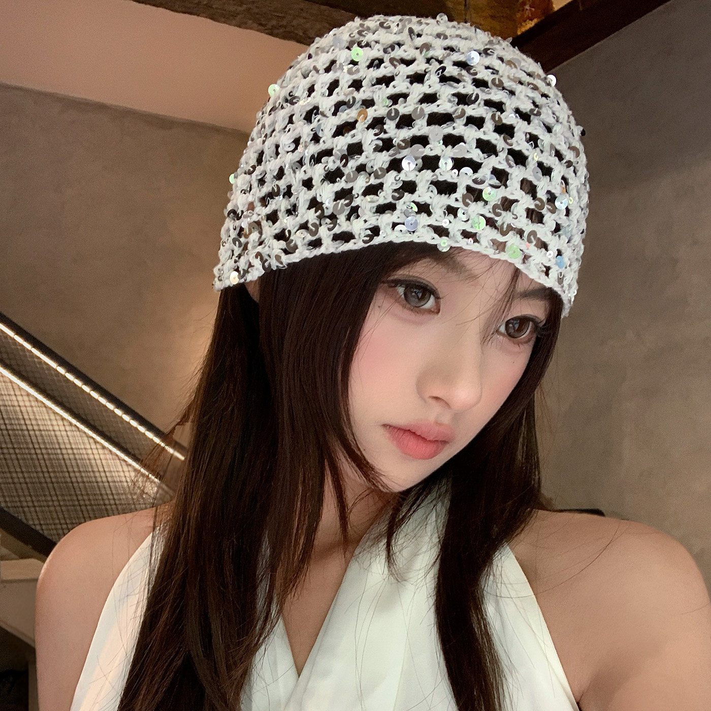 Japanese-style handmade knitted sequined hollow-out hooded hat for women, summer 2026 new style, thin, breathable, and face-slimming pullover hat.