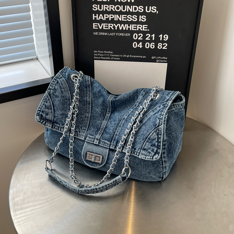 Retro denim large capacity women's bag, new trendy niche chain shoulder bag, fashionable crossbody bag, fabric.