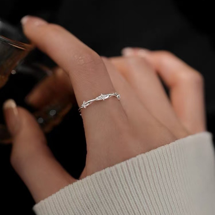 925 Sterling Silver Plated Four-Pointed Star Ring, Niche Luxury Plain Band, Open Style, Women's Index Finger Ring, Sophisticated Feel