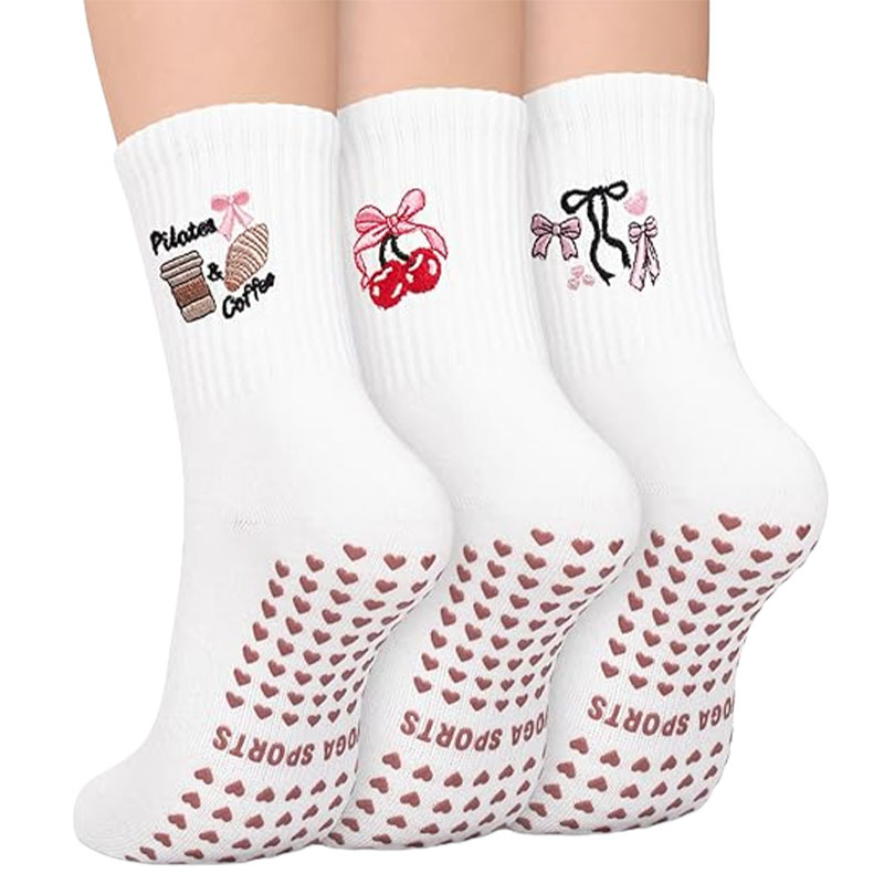 Wholesale women's mid-calf sports socks, cute lace embroidery, professional anti-slip Pilates yoga socks.