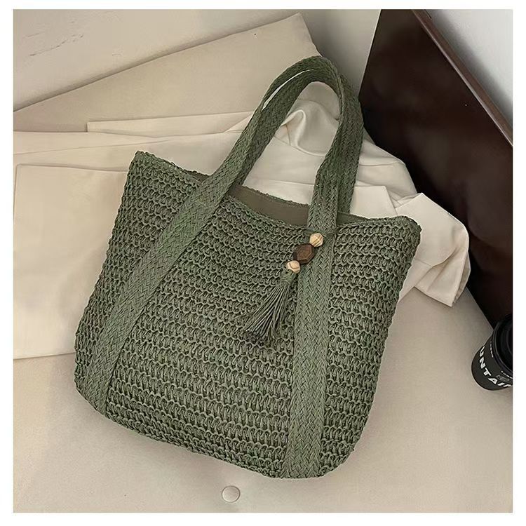 Summer straw woven large bag for women, 2024 new style, trendy and high-quality large capacity commuter tote bag, beach bag.
