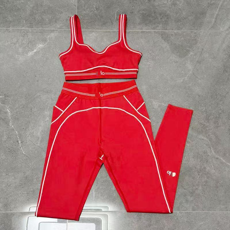 The same summer new lettering fashion yoga wear, two-piece set for sports training and running, casual set for Pilates