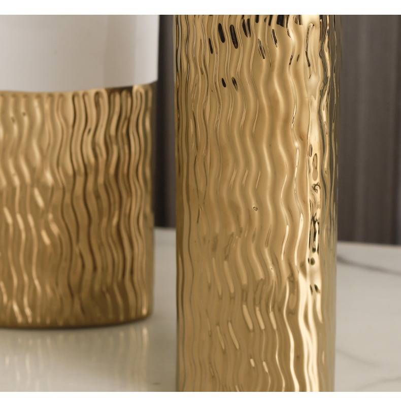 Modern minimalist luxury flower vase ornaments, home living room decorations, hotel ceramic crafts, creative flower arrangements.