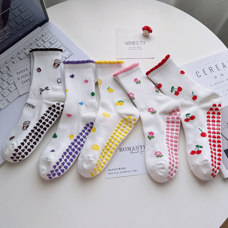 Women's white yoga socks, mid-calf style, professional non-slip, fitness, Pilates, lace-trimmed long socks, paired with sharkskin pants.
