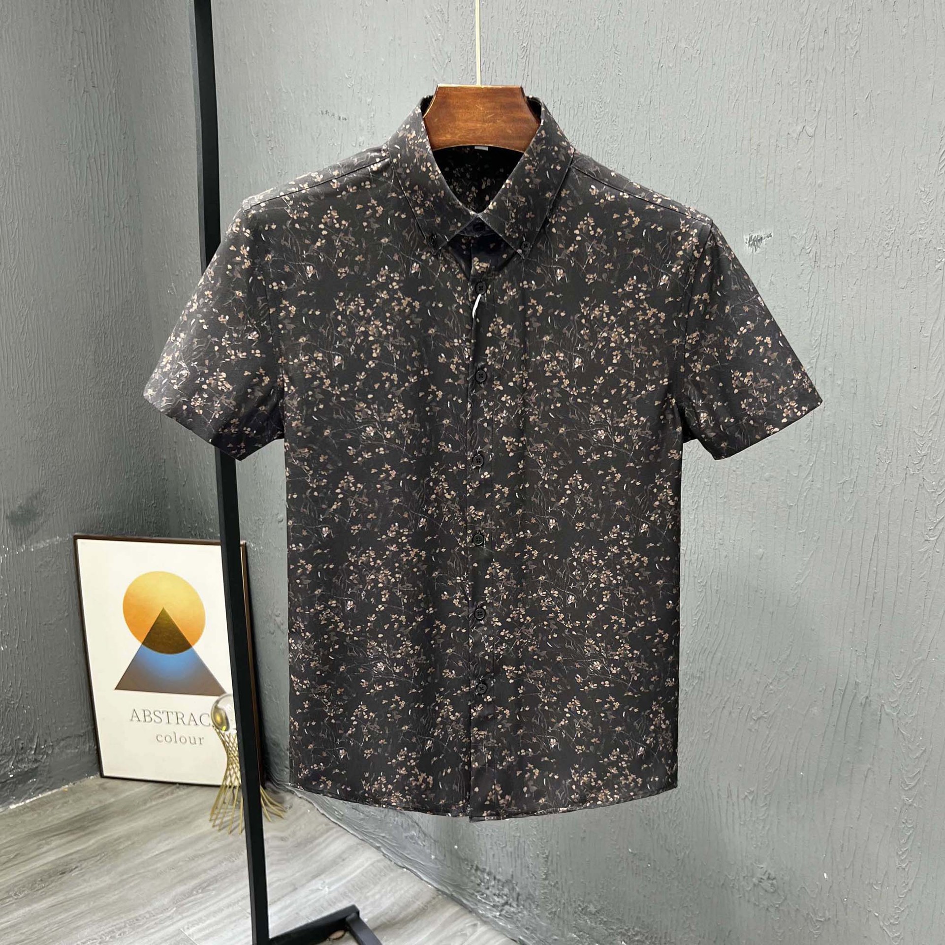 Men's short-sleeved shirt 2025 Summer New style trendy floral business casual youth versatile slim lapel shirt