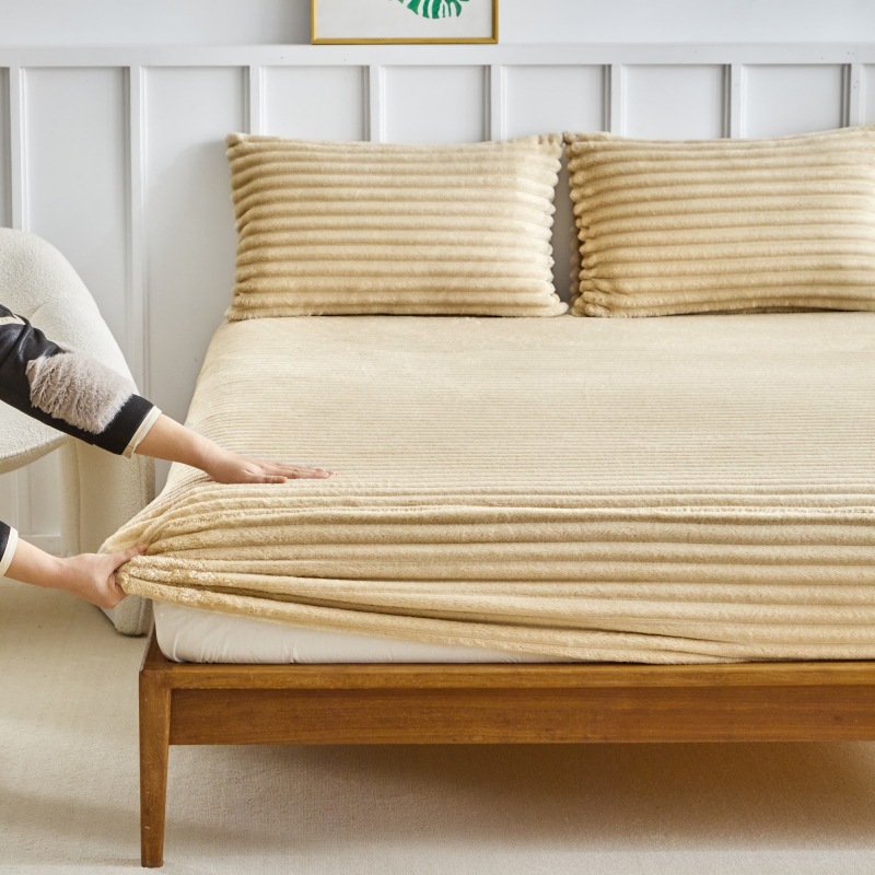 Cross-border solid color rabbit fur fitted sheet, autumn and winter fleece-lined and thickened Simmons mattress full-coverage protective cover.