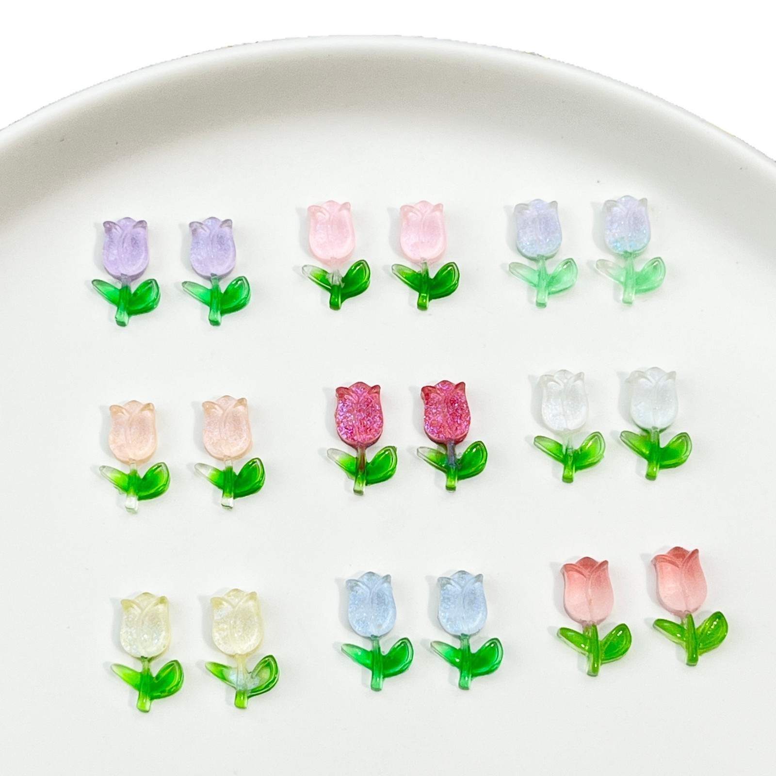 Glow-in-the-dark shimmering tulip nail art, translucent 3D simulated rose resin rhinestone DIY nail accessories