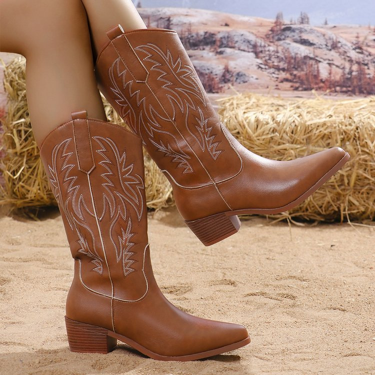 Retro embroidered high boots for women, chunky and mid-heeled boots for autumn and winter, popular knight boots, pointed western cowboy boots for women