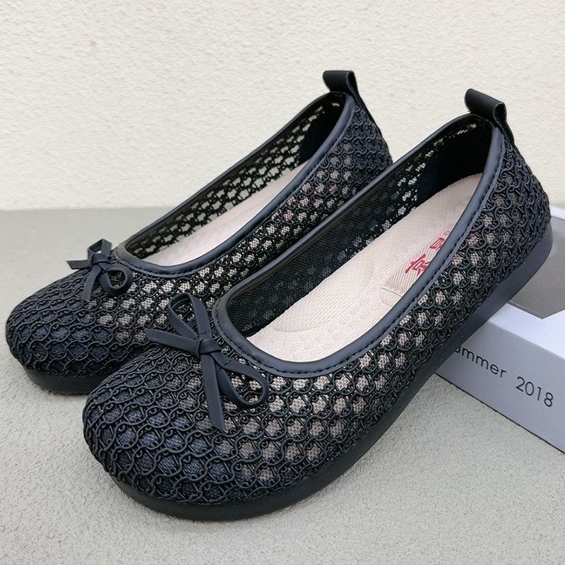 Old Beijing cloth shoes for women's summer new breathable mesh bean shoes, shallow-mouthed hollowed-out sandals, soft-soled comfortable mom shoes