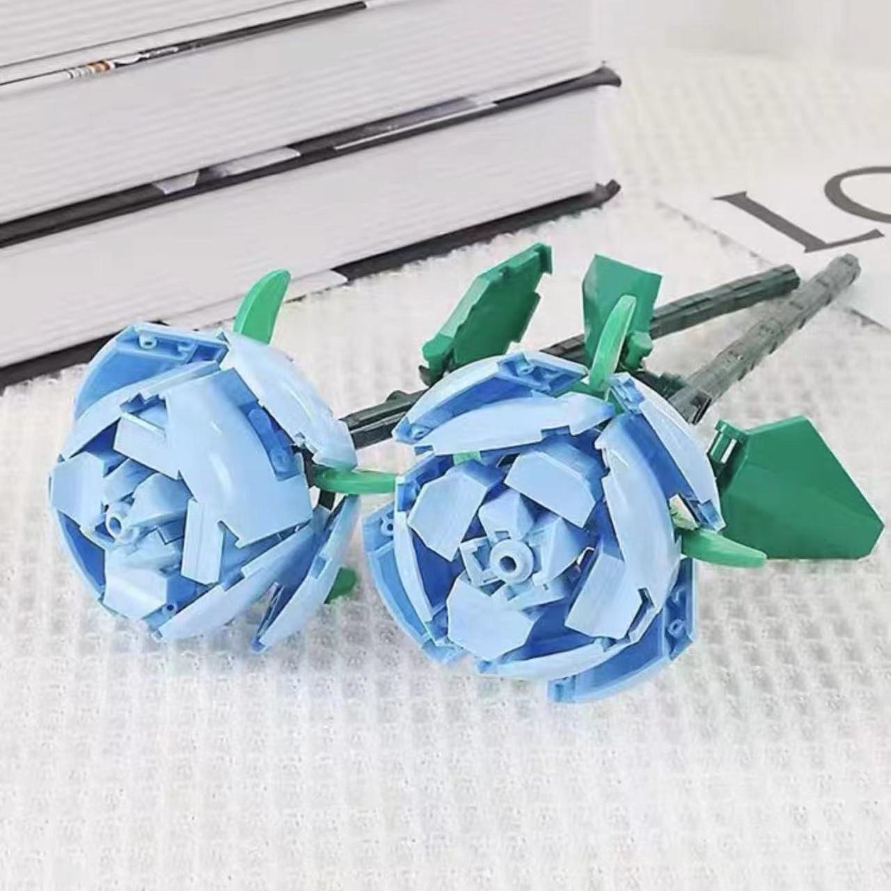 Cross-border rose building blocks, flower assembly toys, handmade flower arrangement materials kits, preserved flowers, Women's Day cards, and gifts.