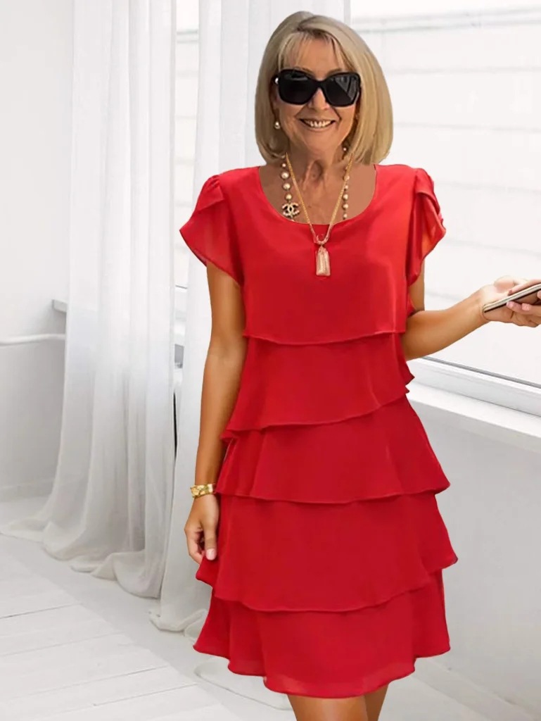 A new summer short-sleeved cake dress in solid color with a round neck for women on Amazon's independent store for cross-border shopping in Europe and America in 2025