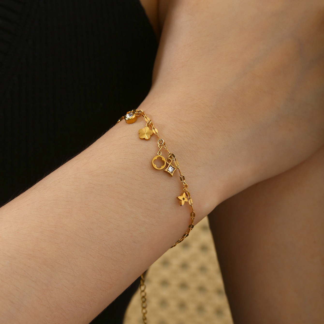 Korean-style, understated luxury, exquisite and elegant tassel flower inlaid with zircon stainless steel plated with 18k gold women's necklace and bracelet