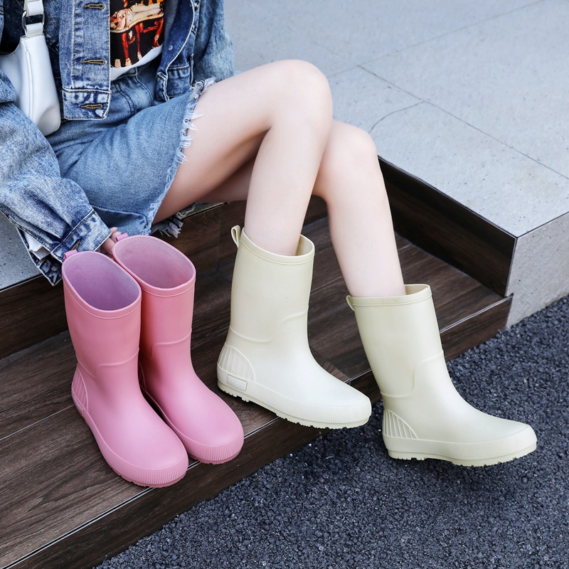 Simple frosted rain boots, Morandi color scheme, mid-length and short boots, fashionable outdoor water boots, non-slip flat rubber shoes