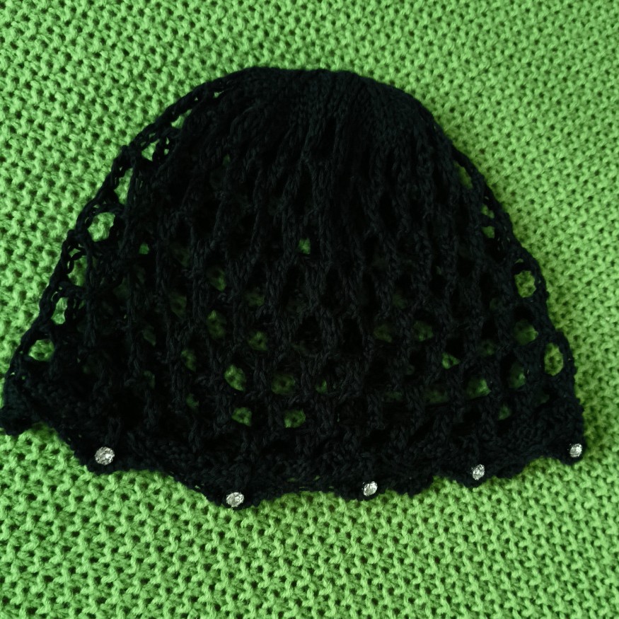 Korean niche design cotton openwork breathable knit hat for women with large head circumference, fashionable head covering for photos.