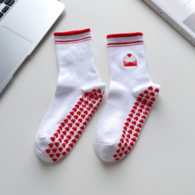 Women's yoga socks, autumn and winter mid-calf non-slip sweat-absorbing floor socks, cross-border fitness sports, Valentine's Day Pilates socks