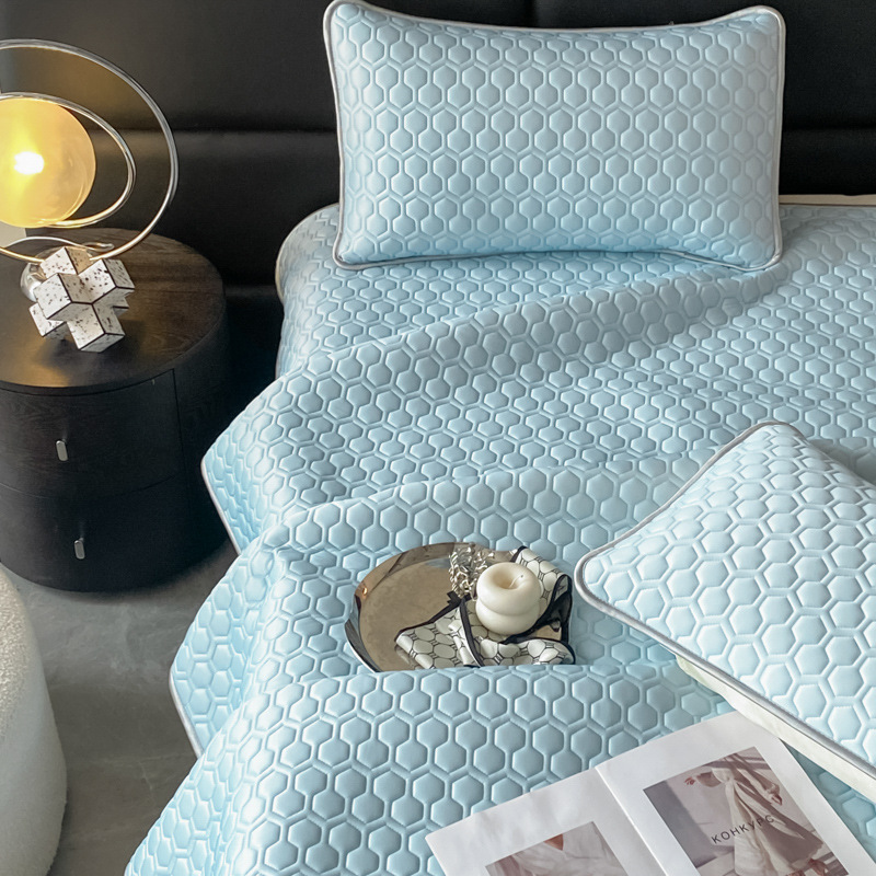 2026 New Style Thickened Latex Cooling Mat Three-Piece Set, Air Conditioning Cooling Summer Quilt Four-Piece Set, Dropshipping Available