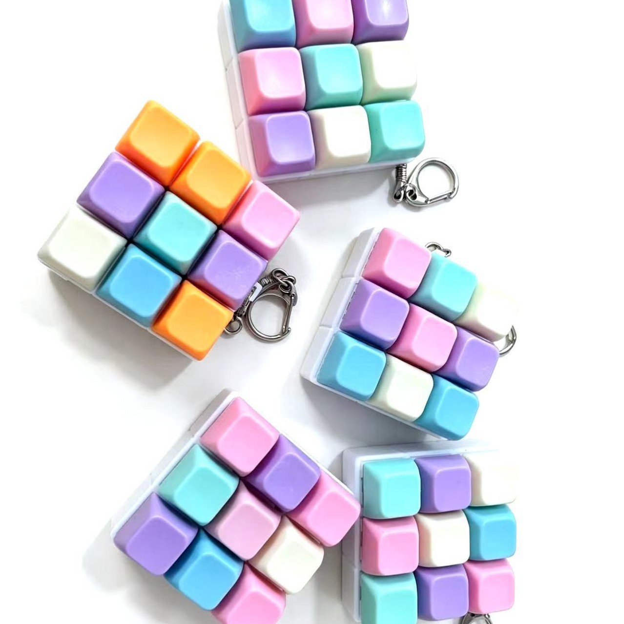 Cross-border bestsellers: Nine-key decompression button keychain, macaron key cap, fingertip press decompression toy bag, pendant