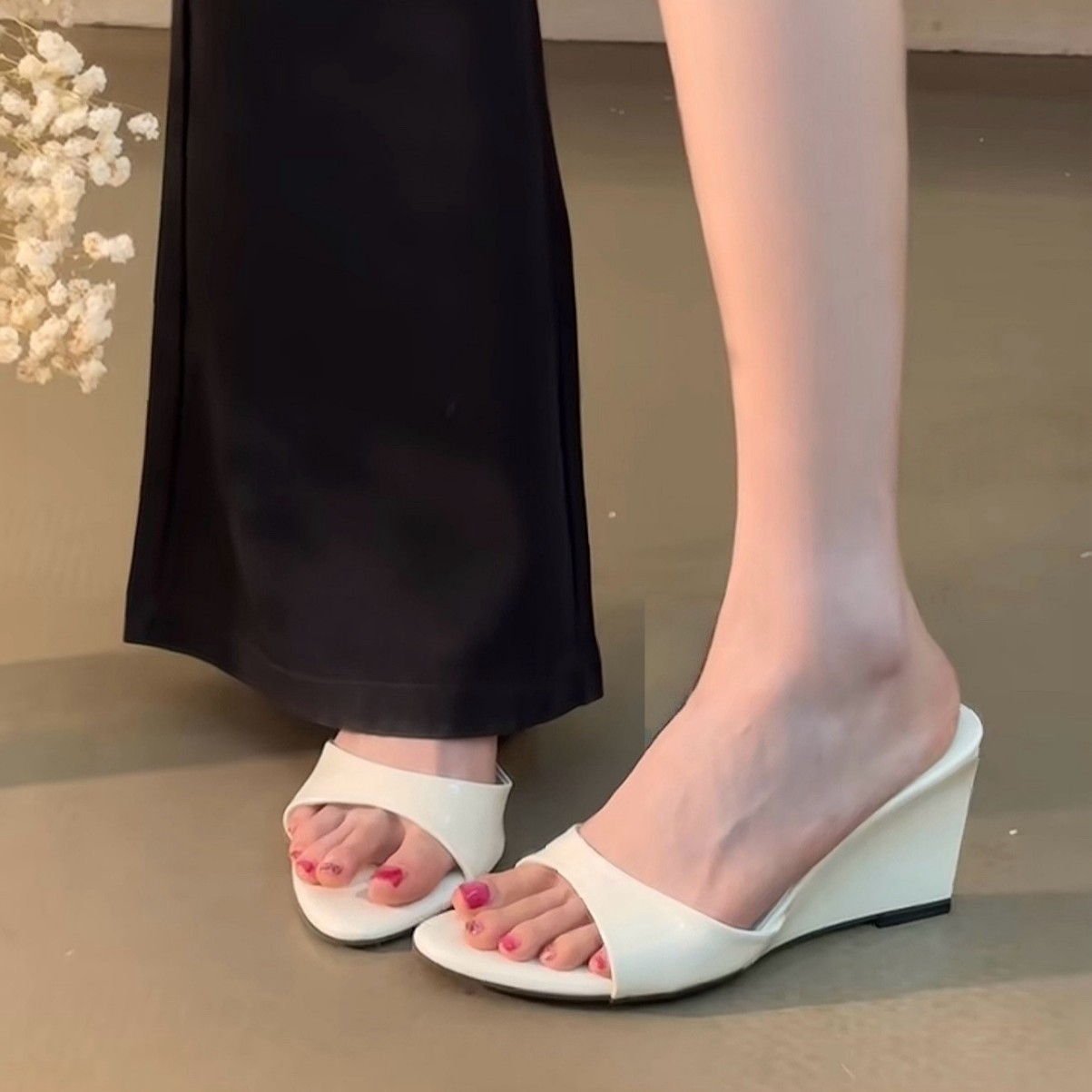 Elegant style! 2026 Summer New European and American Style Sexy Open-Toe Sandals, Wedge Heel, Versatile and Stylish One-Strap Sandals