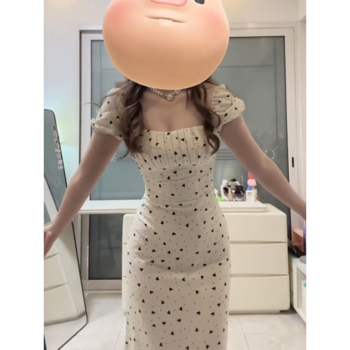 Relaxed vacation style polka dot dress for women, summer puff sleeve French style slip dress with a fitted waist