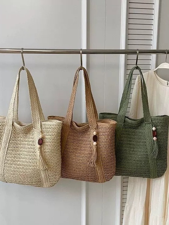 New high-end straw woven shoulder bag with tassels, large capacity tote bag, stylish vacation/casual bag.