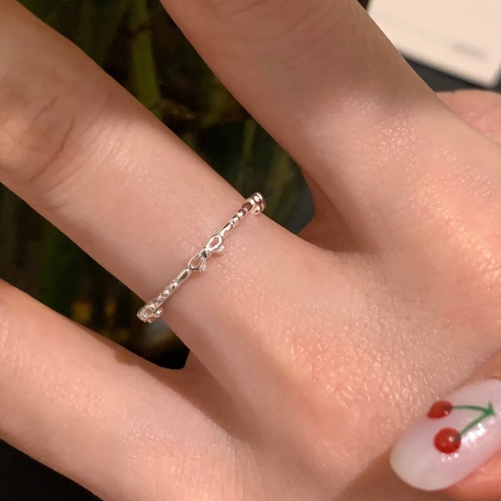 Simple S925 sterling silver plain band ring for women, non-fading, niche, light luxury, high-end feel, versatile open ring for index fingers.