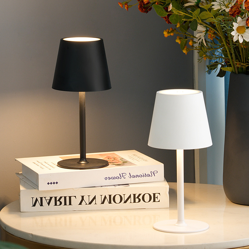 Wine bottle tall table lamp, night light, bar lamp, dining table decoration, rechargeable bedside lamp, camping ambient light, rechargeable