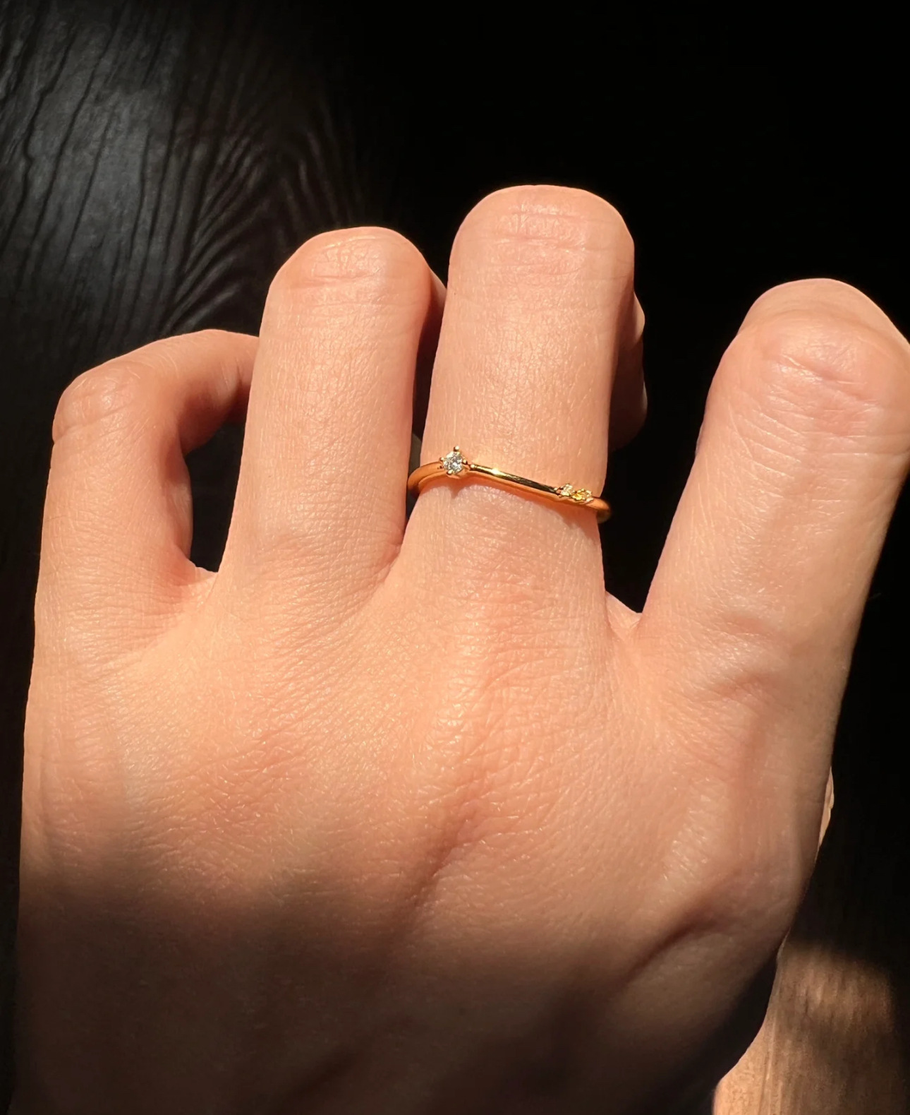 New V-shaped zircon ring for women, unique, fashionable, simple open design, niche, light luxury, high-end, Instagram style.