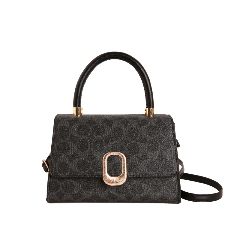 Retro monogrammed shoulder bag, trendy small square bag, 2024 new style chain crossbody bag, high-quality underarm bag.