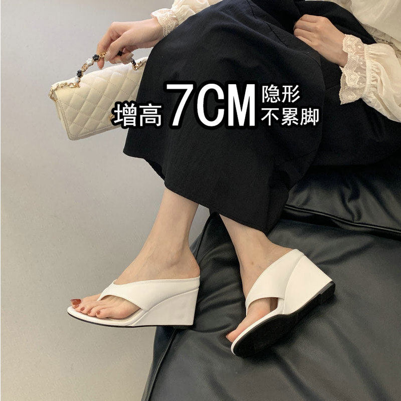 Women's platform wedge flip-flops, summer style, 2026 new style, petite, beach high-heeled sandals.