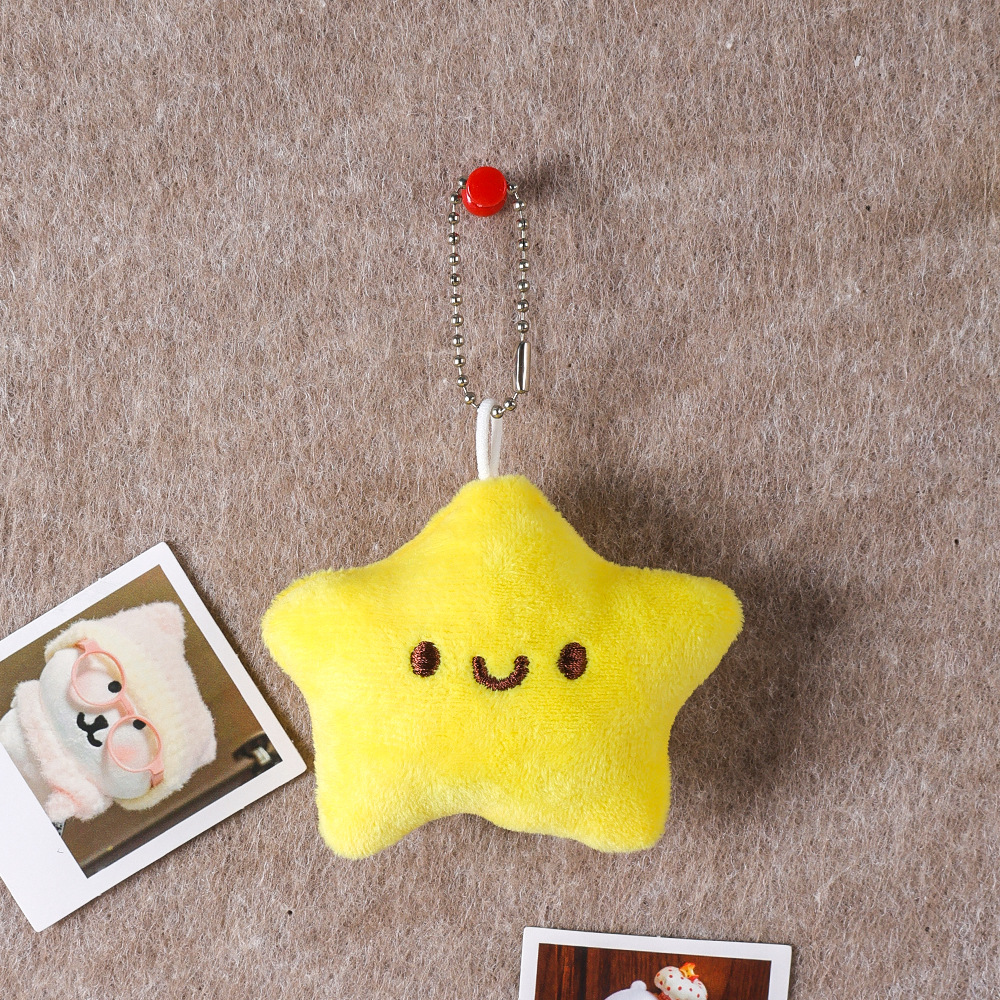 Plush yellow star pendant, squeaky keychain, bag accessory, cute and adorable doll wholesale.