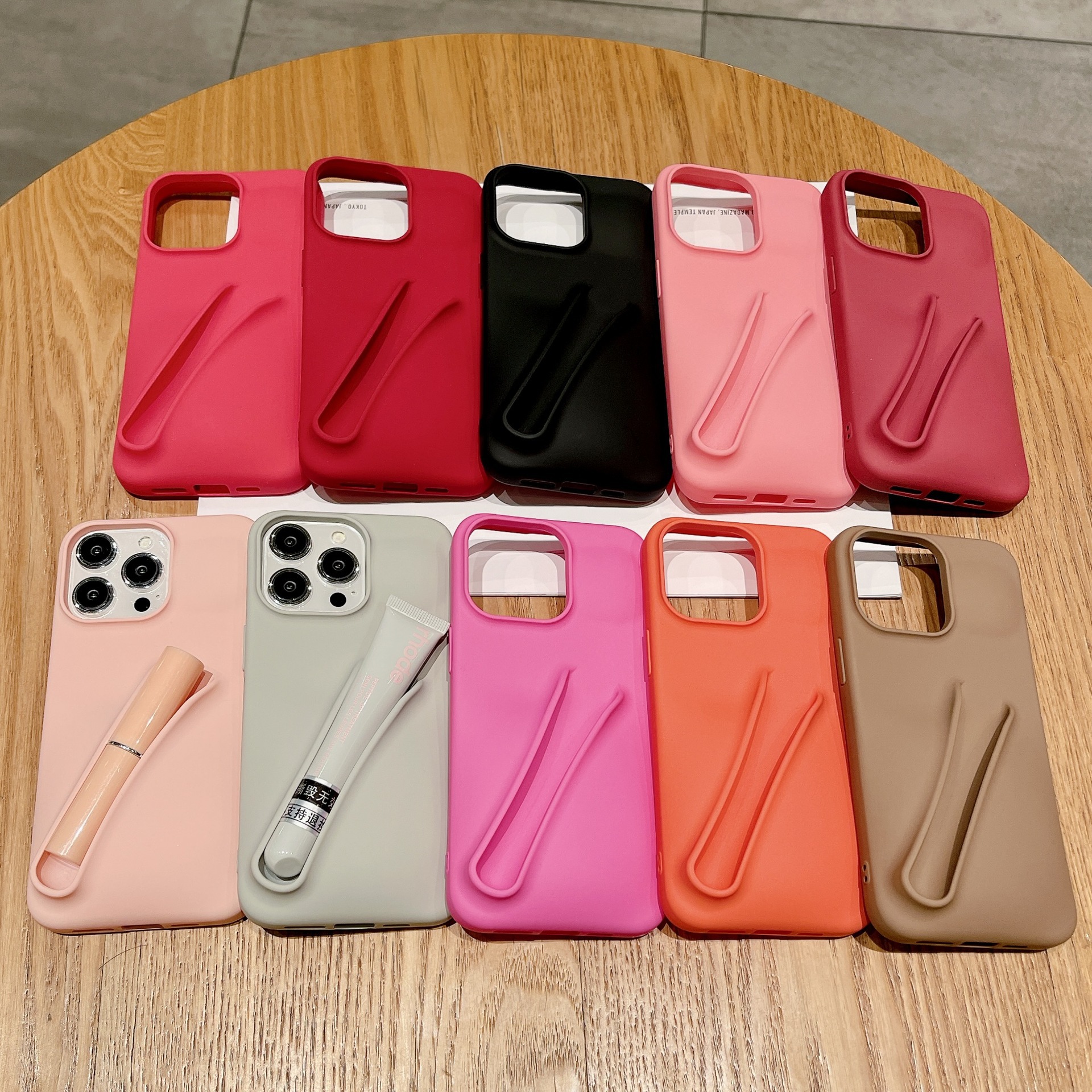 Hailey's style Apple 16 phone case, 3D iPhone 15 lipstick/lip gloss case, cross-border BSCI certified.