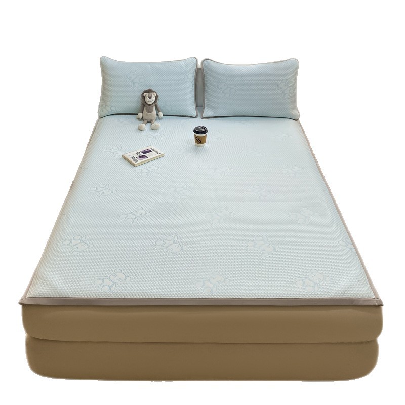 Always in stock: Ice silk jacquard cooling mat, mini ice bear ice silk mat, single piece, three-piece set, available year-round.