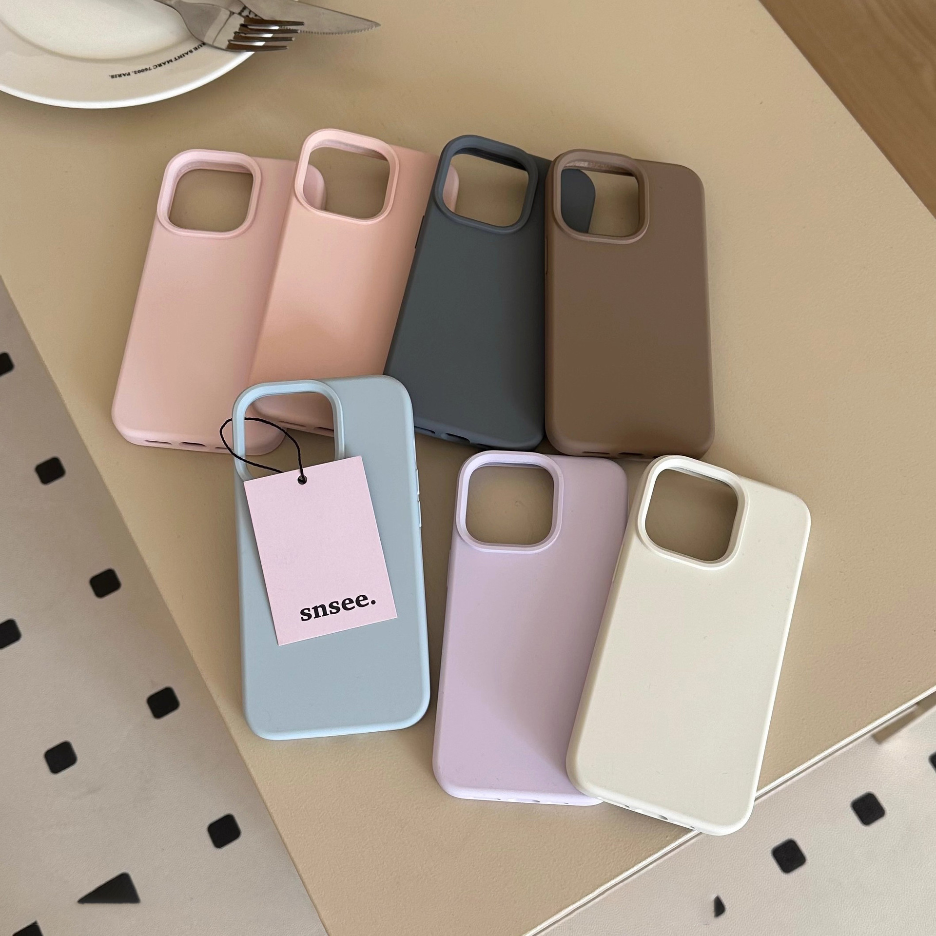 Soft, smooth liquid silicone case for iPhone 17 Pro, Korean 16 Pro Max, and Apple 15 (14/13 inches), dirt resistant.