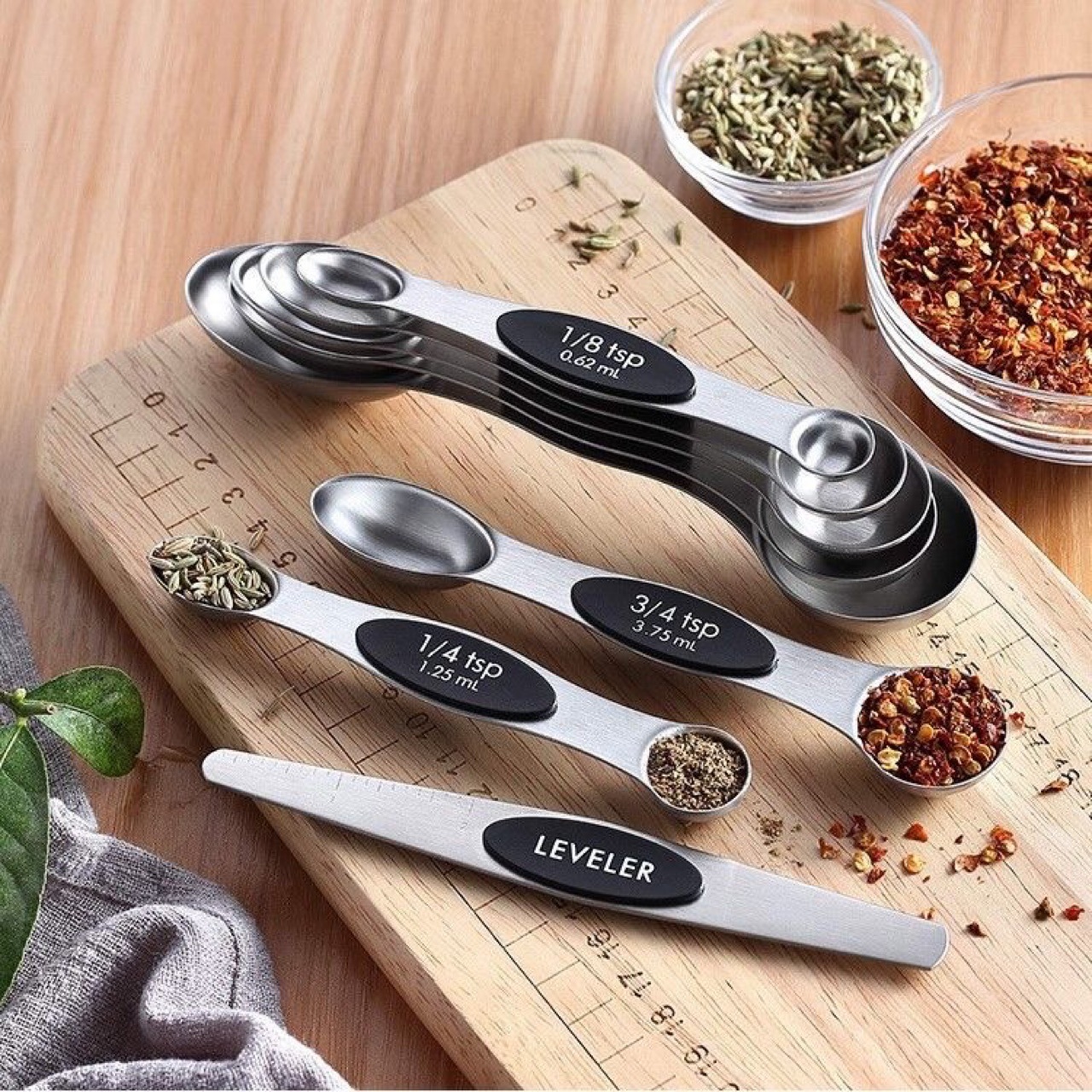 In stock: 89 sets of stainless steel double-headed measuring spoons for baking tools, seasoning scale measuring spoons, magnetic measuring cups, and scrapers