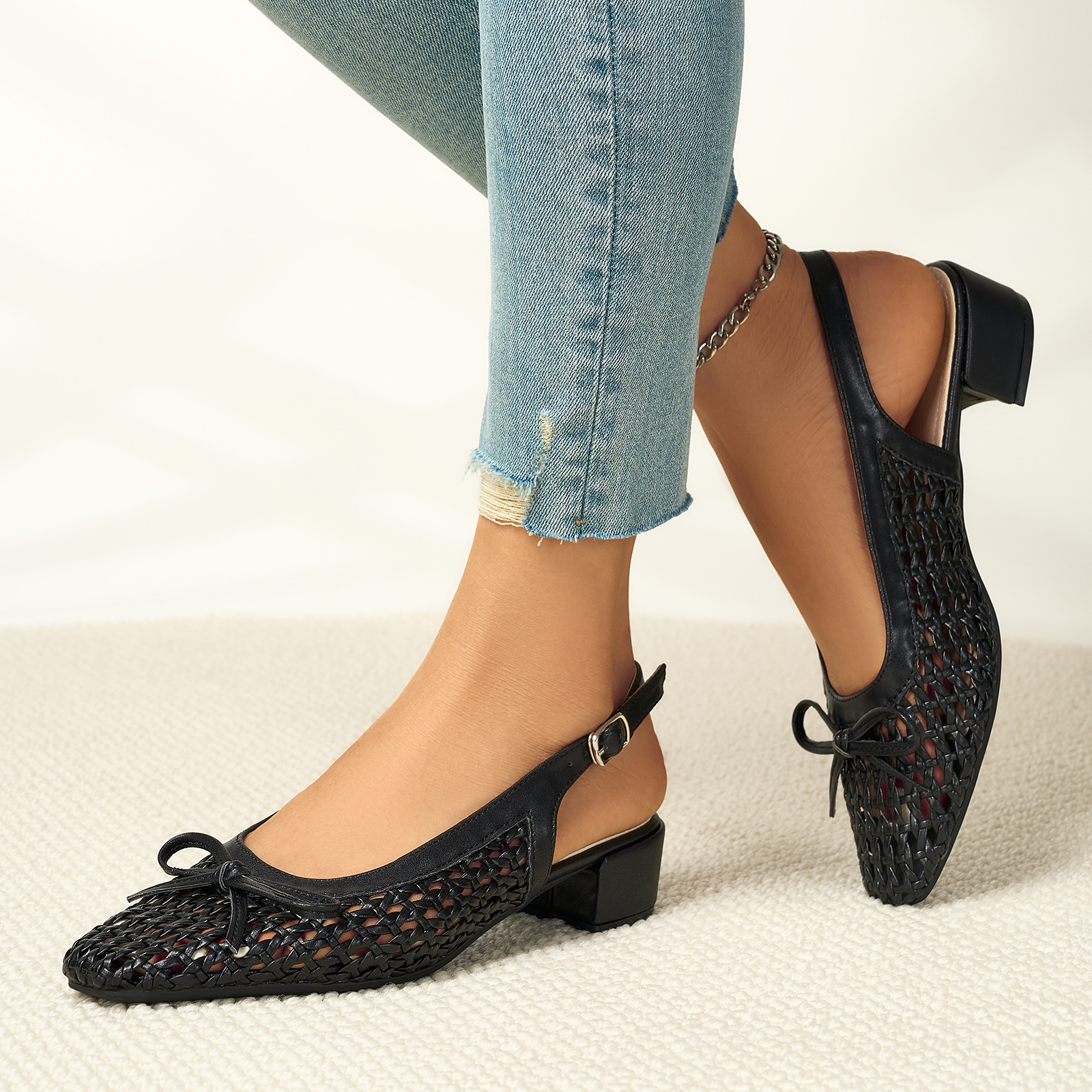 Cross-border women's summer bow woven headband sandals with a one-shoulder buckle at the back, thick and hollow, and Mary Jane breathable holes