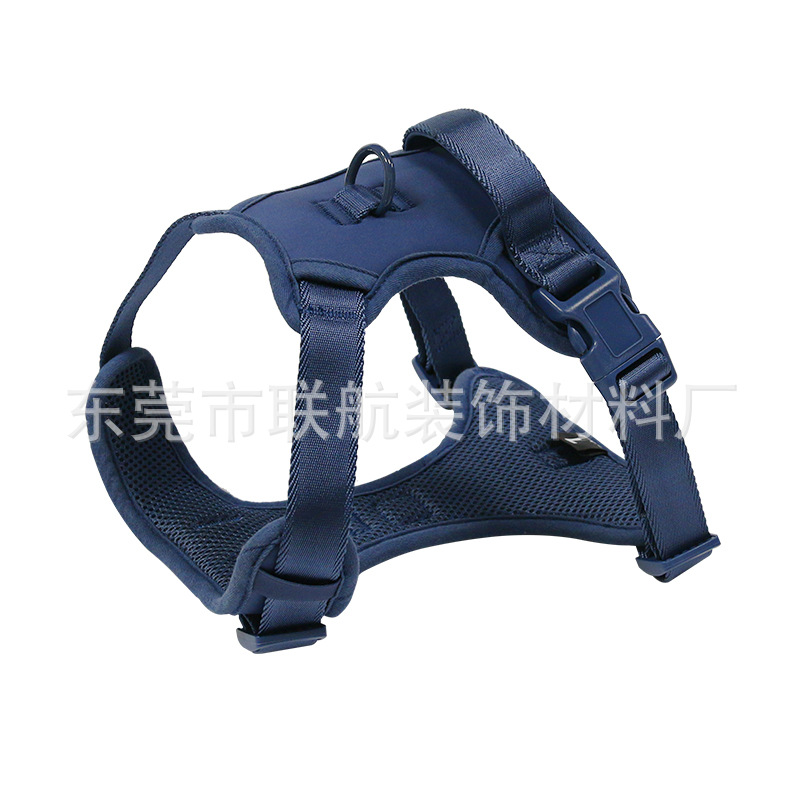 New dog vest type chest and back straps, outdoor large, medium and small dog pet chest and back straps, explosion-proof flushing dog leash