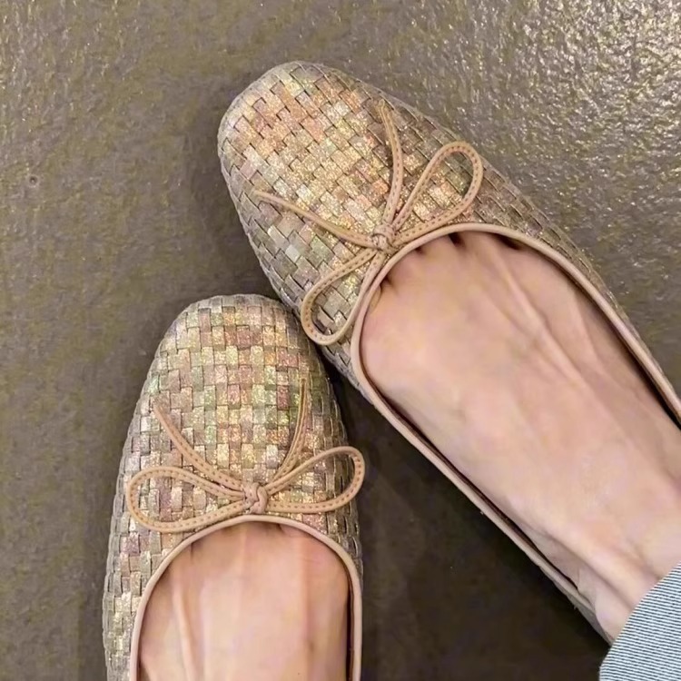2026 New summer niche woven bow flat ballet style soft-soled shallow opening single shoes
