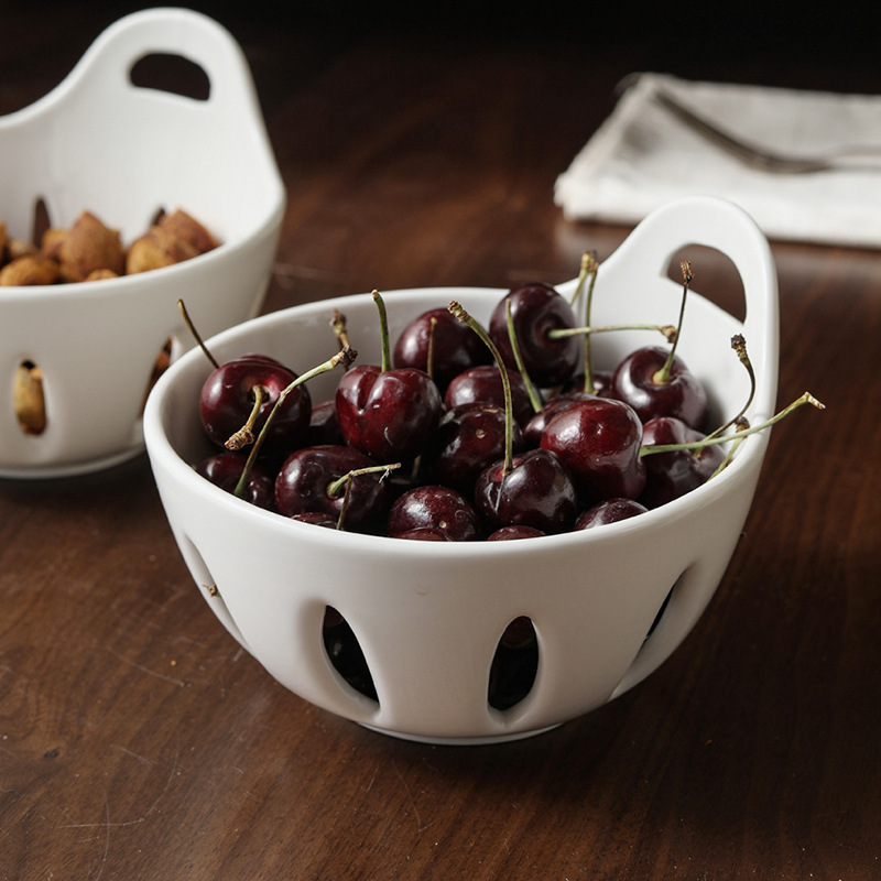 Creative Nordic living room home ceramic hollowed-out fruit baskets, fruit and vegetable draining baskets, dried fruit baskets, fruit bowls, draining bowls