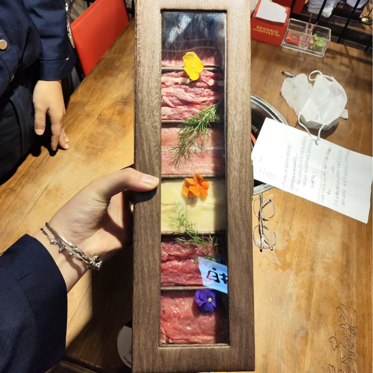 Creative solid wood flip-top six-compartment beef platter hot pot restaurant commercial snowflake wagyu display plate special plating meal