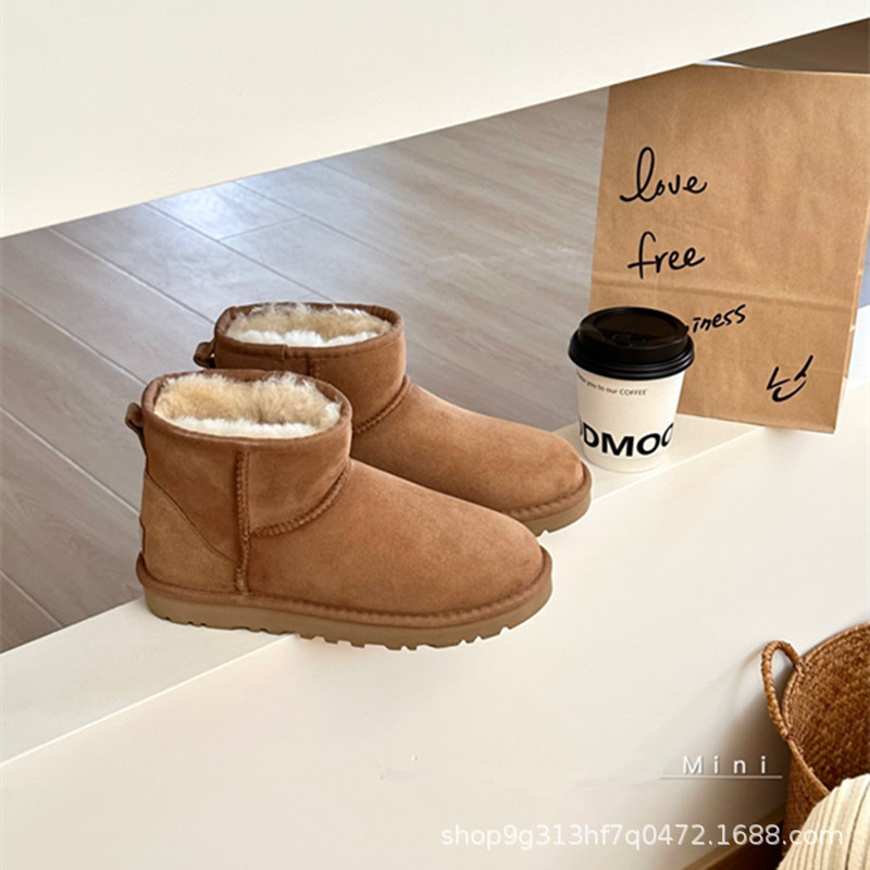 Henan Sangpo Snow Boots 5854 Men's and women's classic snow boots made of sheepskin and fur