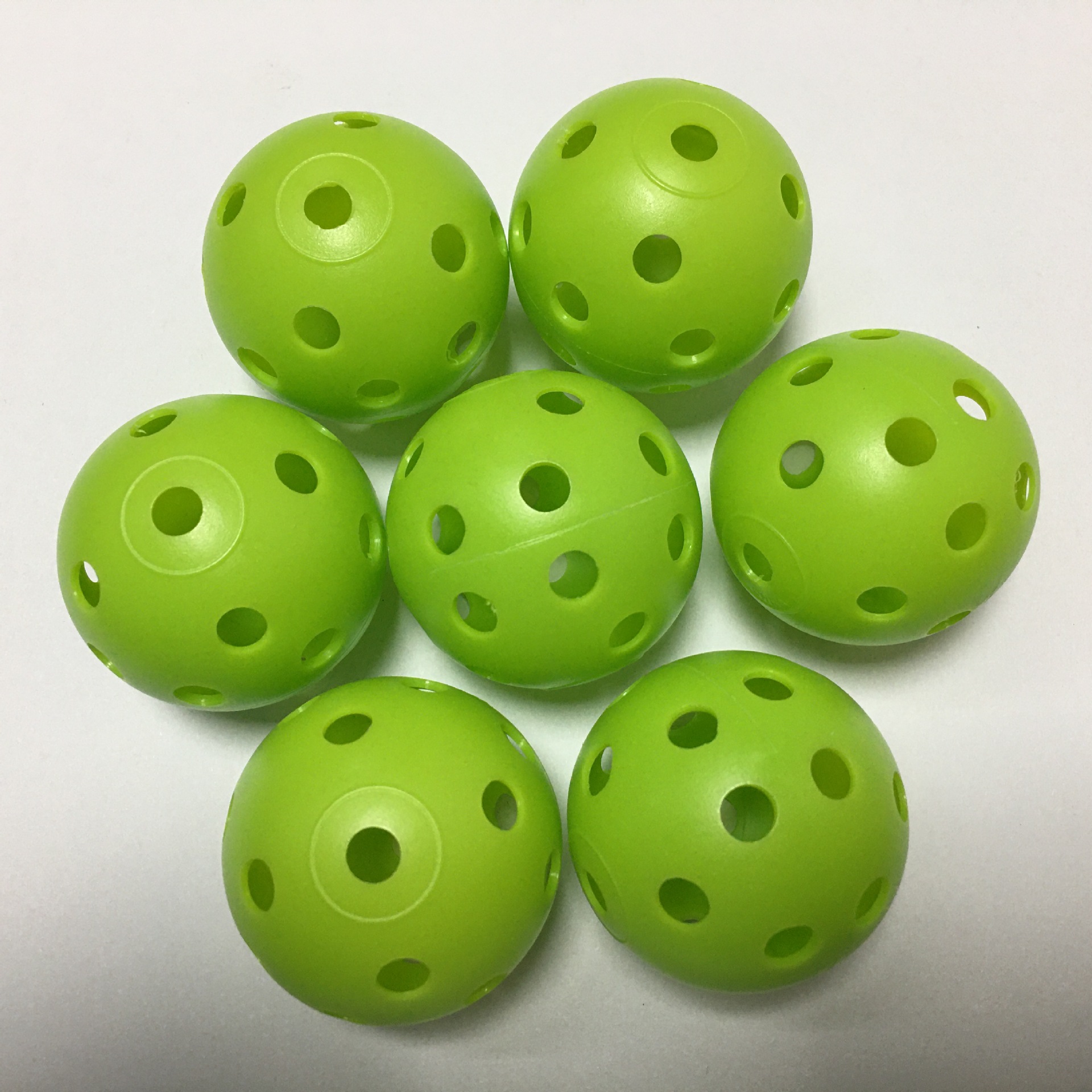26-hole colored plastic golf balls, indoor practice balls, toy balls, mixed-color golf holes, colored balls